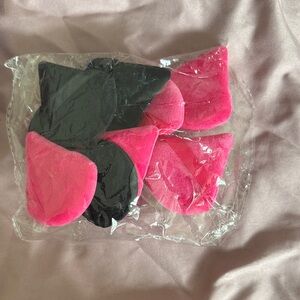 9 makeup applicators or erasers